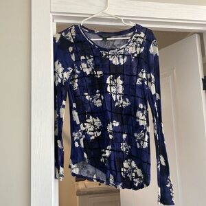 Simply Vera Vera Wang Blue and White Floral Blouse
